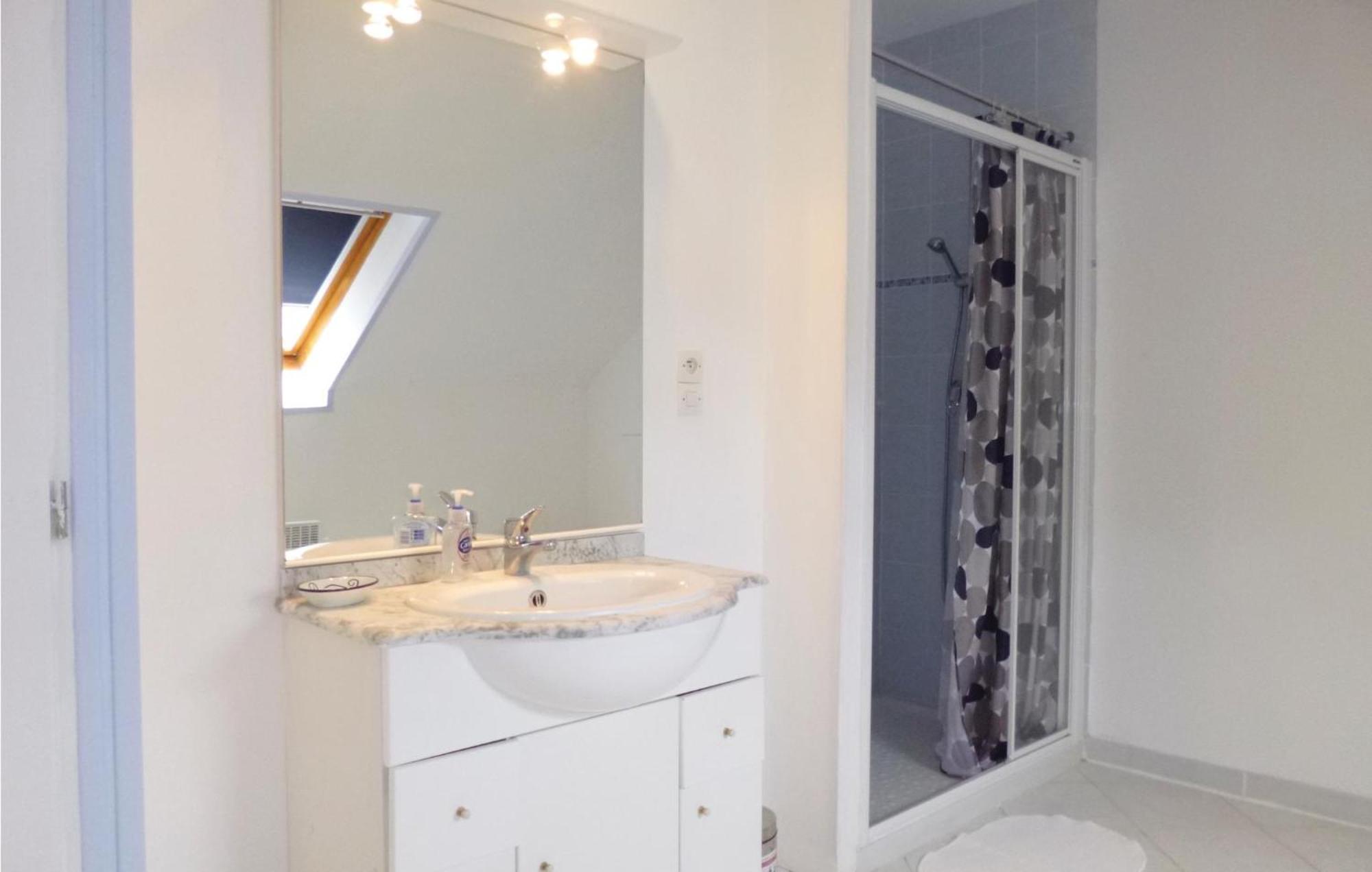 3 Bedroom Cozy Home In Brucheville Carentan-les-Marais ภายนอก รูปภาพ